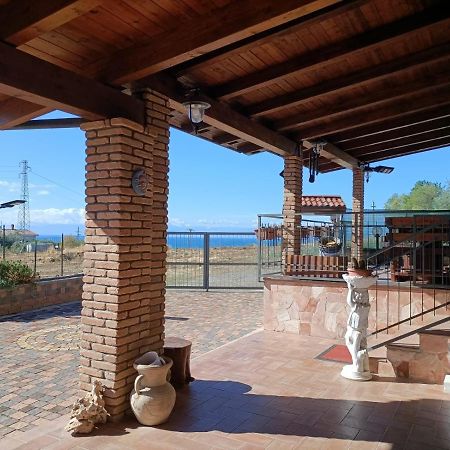 La Taverna Di Angela Amendolara Exterior foto